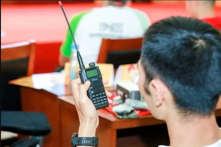 辦理無線電臺執照，應符合哪些條件？